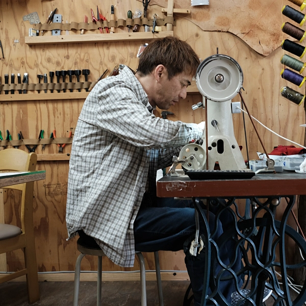 広島ジビエレザー×広島東洋カープ コラボ鹿革二つ折りパスケース 2026Ver.