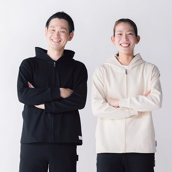 くまもと再春館製薬所バドミントンチーム公式 【イフミック加工】スウェットジップパーカー (ブラック)