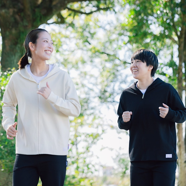 くまもと再春館製薬所バドミントンチーム公式 【イフミック加工】スウェットジップパーカー (オフホワイト)