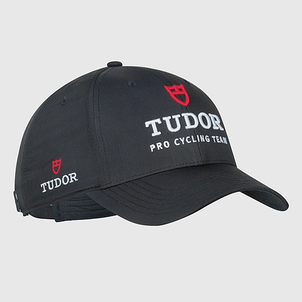 TUDOR Pro Cycling Team 2026 ポディウムキャップ