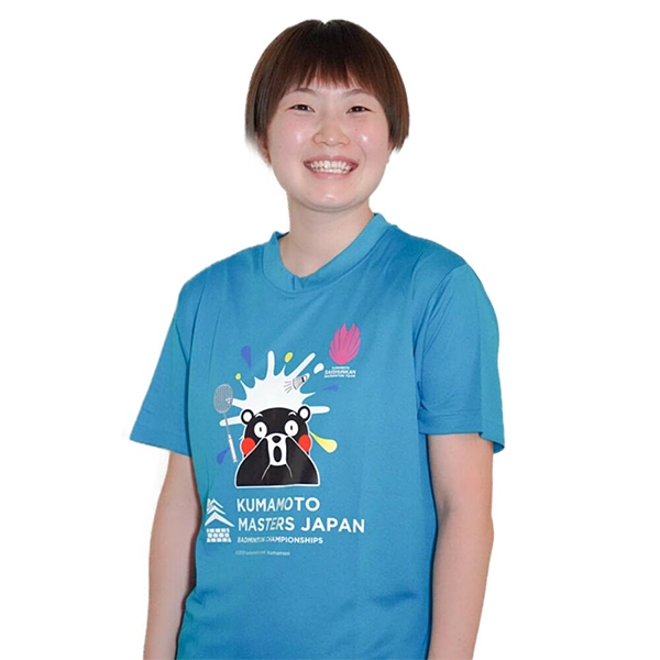くまもと再春館製薬所バドミントンチーム公式 熊本マスターズジャパン2025 スプラッシュTシャツ くまモンver.(ブルー)